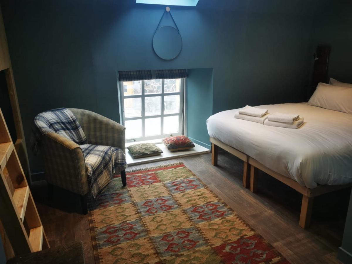 Comrie Croft Hostel Crieff Bagian luar foto