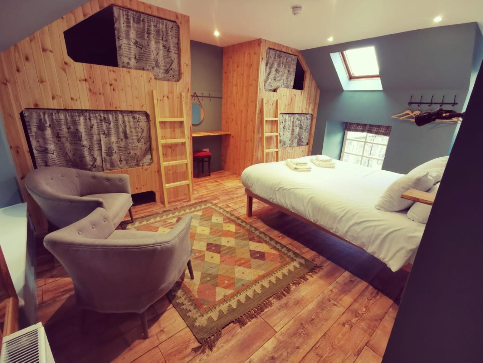 Comrie Croft Hostel Crieff Bagian luar foto