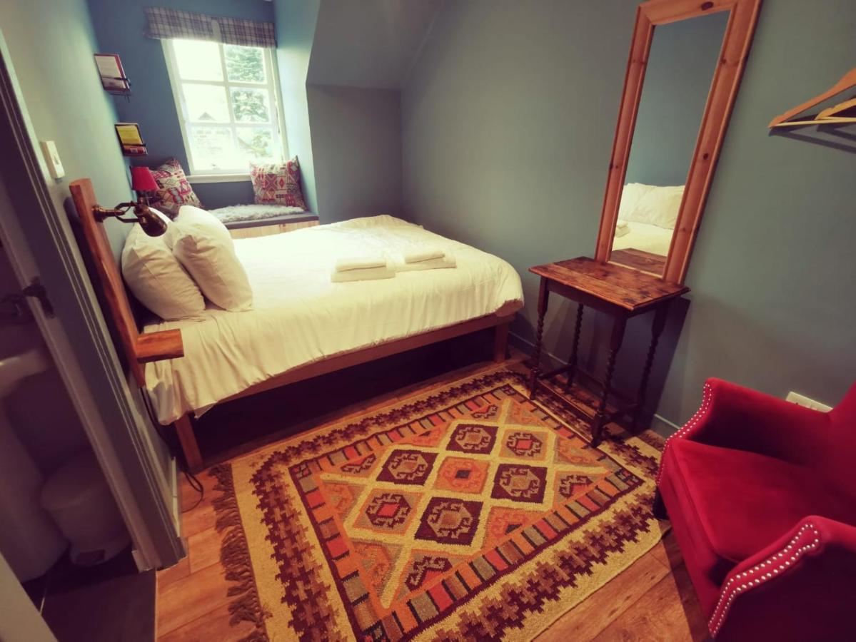 Comrie Croft Hostel Crieff Bagian luar foto