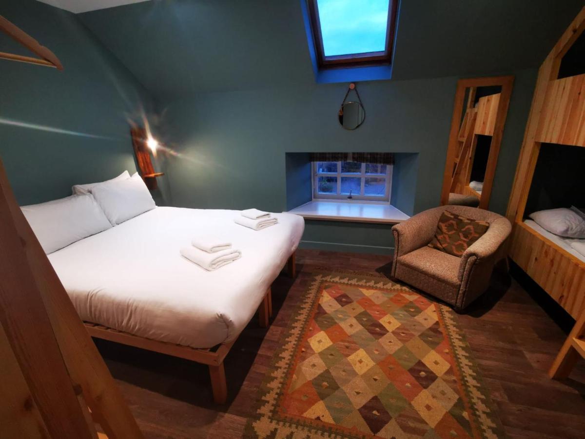 Comrie Croft Hostel Crieff Bagian luar foto