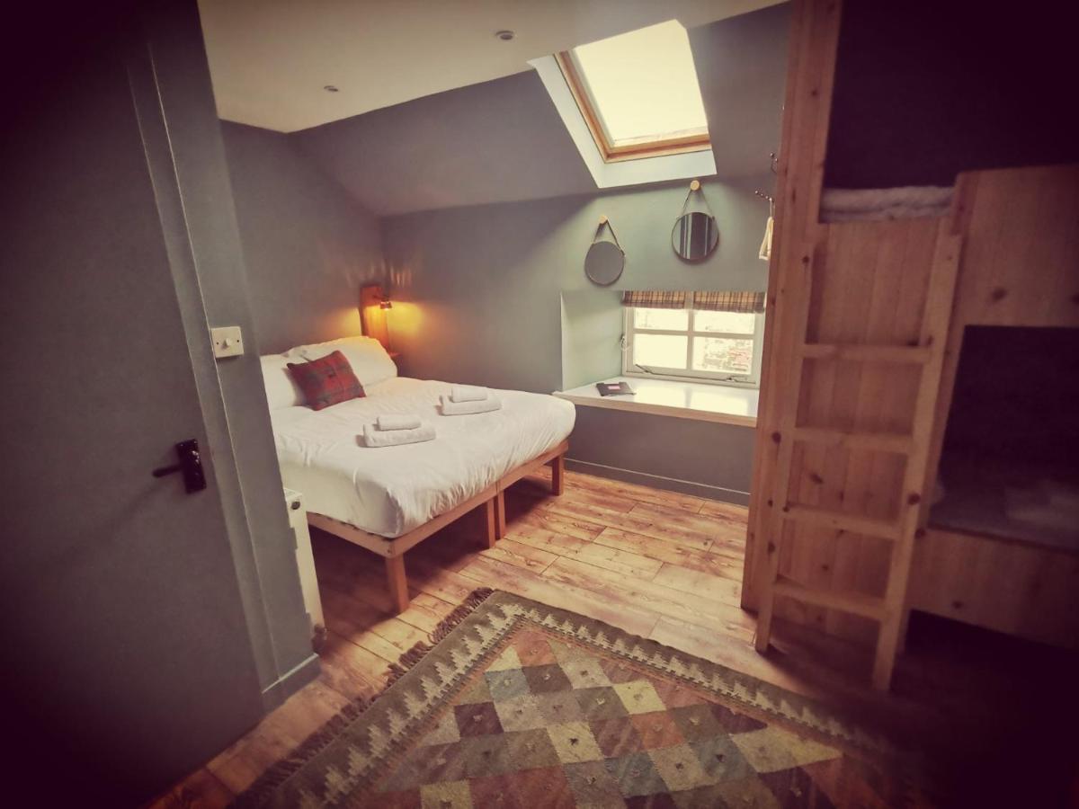 Comrie Croft Hostel Crieff Bagian luar foto